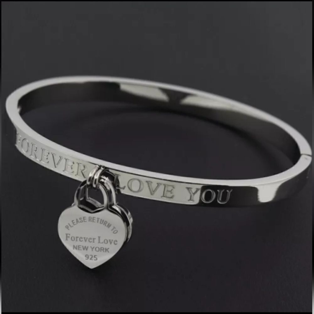 Gorgeous Silver Heart Bangle Bracelet